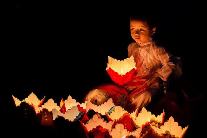 Private Night Boat Trip and Floating Lantern on Hoi An River - Photos on the Hoai River: Make Them Easier on Yourself