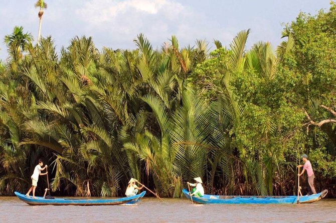 Private Sai Gon "Foodie" By Night Motorbike Tour - Bo La Lot and Vietnamese Pizza-Style Banh Trang Nuong