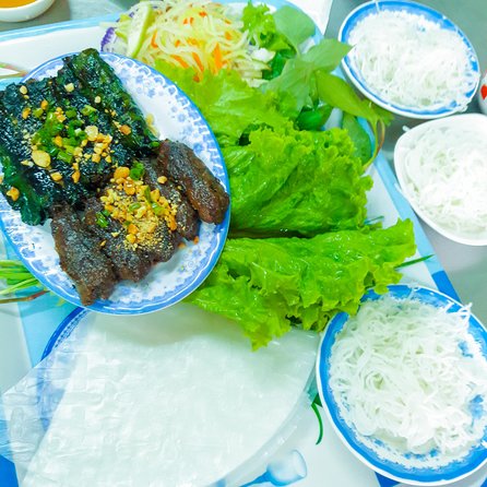Private Street Food Evening Walking Tour in Ho Chi Minh City - Beer, rice wine, and the dessert payoff at the end