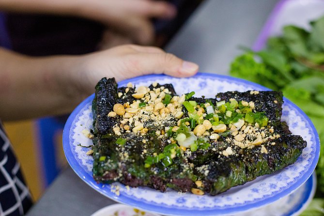 Private Street Food Evening Walking Tour in Ho Chi Minh City - Outside-the-tourist-lane value: what you gain beyond the menu