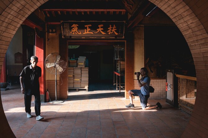 Private Sunrise Photography Tour - Down in Chinatown - Stop 3: Ba Thien Hau Temple and Diffuse Ceiling Light