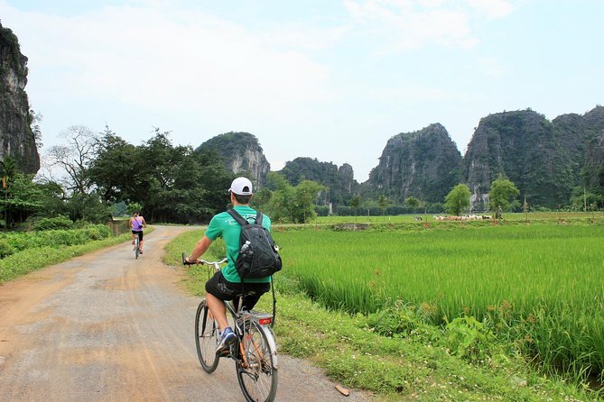 [Private] Tam Coc Boat-ride & Bich Dong Pagoda - Day tour - Tam Coc Sampan Boat Ride: Three Caves and a Gentle Pace