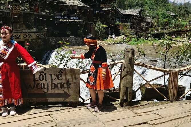 Private Tour Experience from Sapa Town to Cat Cat Village - Inside Cat Cat Village: Black H’Mong culture you can see close up