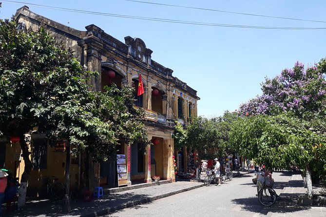 Private tour Hoi An Coconut basket boat ride and Ancient town - A market stop that makes the town feel normal again