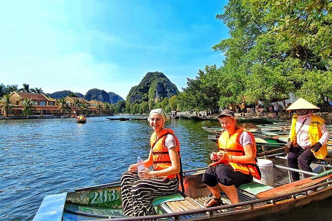 PRIVATE TOUR Ninh Binh One Day - Hoa lu- Tam Coc - Mua Cave - Key Things That Make This Ninh Binh Day Trip Work Well