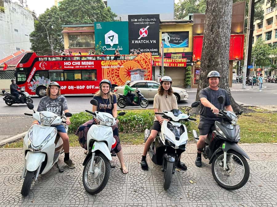 Private Tour: Visit 5 Districts In Ho Chi Minh By Motorbike - Food and coffee stops: beef noodles plus Cheo leo Coffee process time