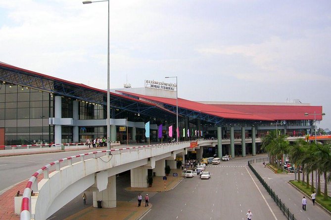 Private transfer Noi Bai Airport (HAN) - Hanoi City Center - A $20 Hanoi airport transfer that doesn’t feel like a gamble