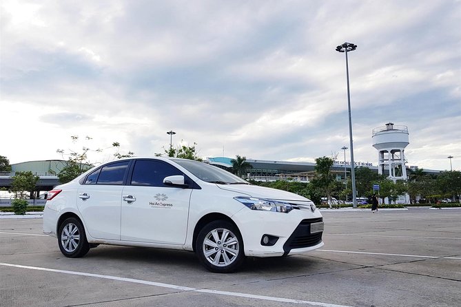 Private Transfer: Noi Bai Airport to/from Ha Noi City Center - Finding your driver fast: the name sign system
