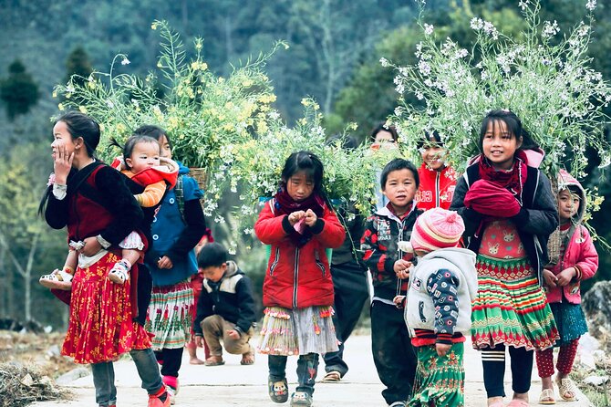 Private Transfer One Way From HANOI > SAPA - A private Hanoi to Sapa transfer that respects your time