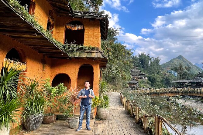Private Transfer One Way From HANOI > SAPA - Car comfort: sedan, 7-seater, or minivan (your group’s fit)