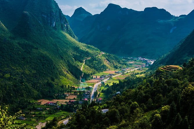 Private Transfers Ha Giang <=> Sapa One Way (Free Hotel Pickup) - Price and Value: $145 for Up to 3 People