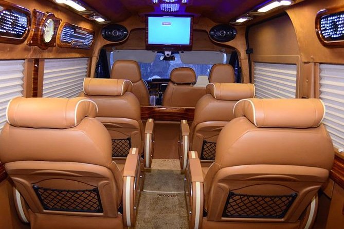 Private Transfers Hanoi <=> Halong One Way by Limousine Vehicles - The Expressway Drive: About 160 km and 2 Hours 15 Minutes
