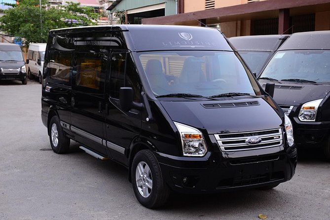 Private Transfers Hanoi <=> Halong One Way by Limousine Vehicles - Pickup, Driver, and the Name-Sign System in Practice