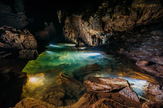 Pygmy Cave | The magnificent cave in Phong Nha | 2 days 1 night - Stop 3: The doline between Hang Over and Hang Pygmy
