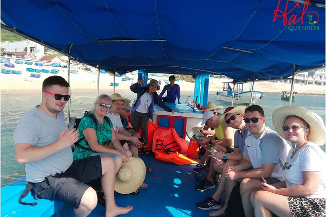 Quynhon Tour: Ky Co Island, Eo Gio Cape - Stop 3: Nhơn Lý breaks for lunch, bathing, and recovery time