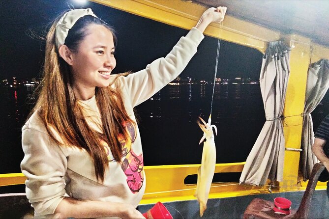 Red River Private Tour : Sunset and Night Squid Fishing - Night squid fishing: the fun is in learning the real routine