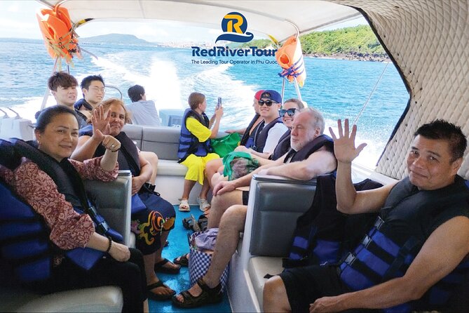 RED RIVER TOUR (Share tour): 4 ISLANDS TOUR BY SPEEBOAT - Lunch, bottled water, and the comfort details that keep you happy