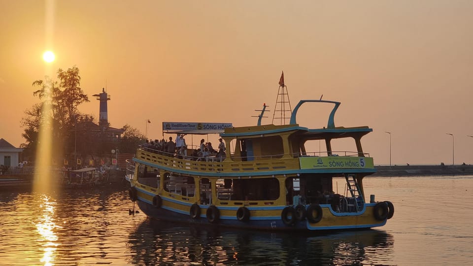 RedRiverTours - Enjoying Sunset & Night Squid Fishing - Key things to know before you go
