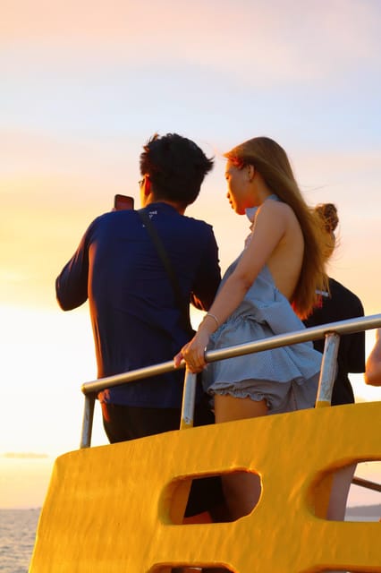 RedRiverTours - Enjoying Sunset & Night Squid Fishing - Cable cars and Aquatopia Water Park: the highlights you should confirm