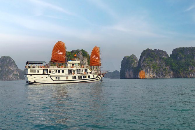 Renea Cruises - BEST Small Boat in Bai Tu Long & Halong Bay - Your cabin: private, ocean-view, and mostly for sleep
