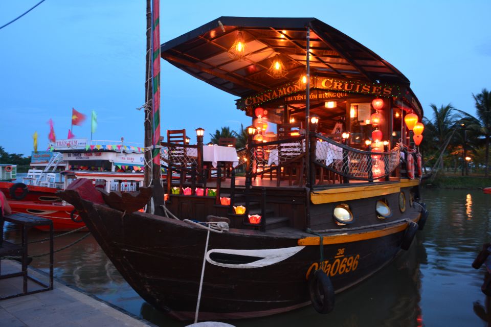 Romantic Sunset Dinner Cruise in Hoi An - Welcome Drink, Snacks, and the Slow Shift Into Sunset Mode