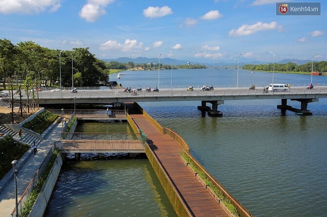 Round Trip: Da Nang/Hoi An – Hue with English-Speaking Driver - Hai Van Pass: a short stop with big scenery energy