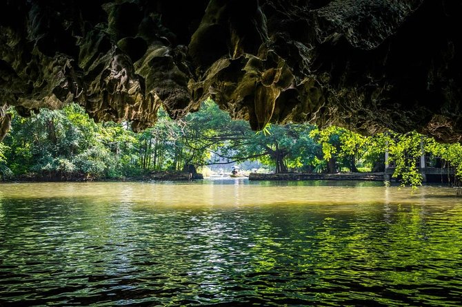 Round-Trip Hanoi to Ninh Binh Private Vehicle Charter - Comfort and safety: what to watch for at the start