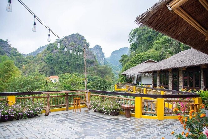 Roundtrip: HaNoi - NinhBinh - LanHa Bay on 5-Star Cruise 3days - Stop 3: Lan Ha Bay morning, kayaking again, then brunch and back to Hanoi