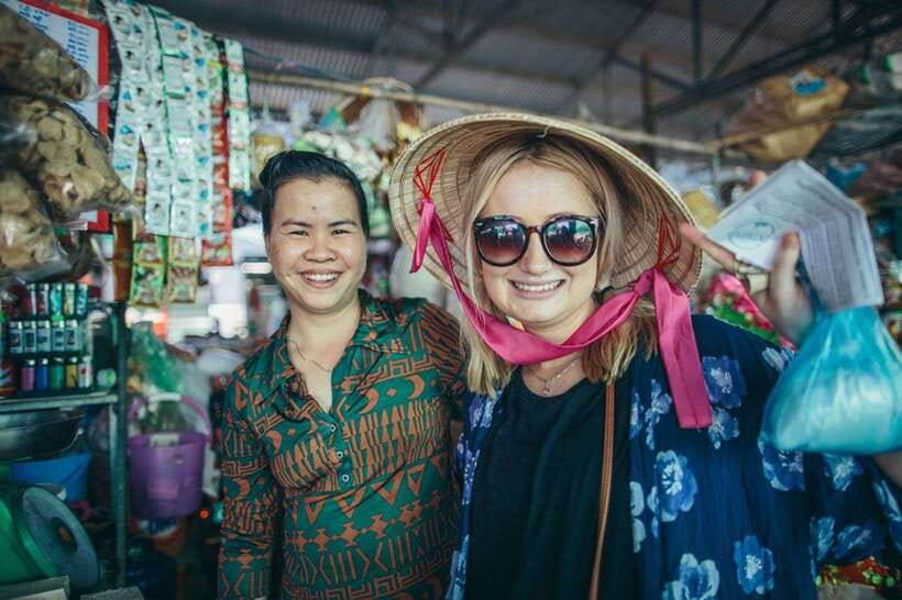 Saigon at Sunset: Ultimate Street Food Experience - Where the evening begins: Fine Arts Museum to food streets