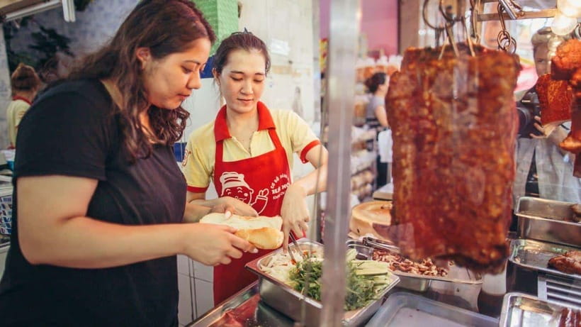 Saigon at Sunset: Ultimate Street Food Experience - Opening bites: Hu Tieu Bo Kho and xa xiu