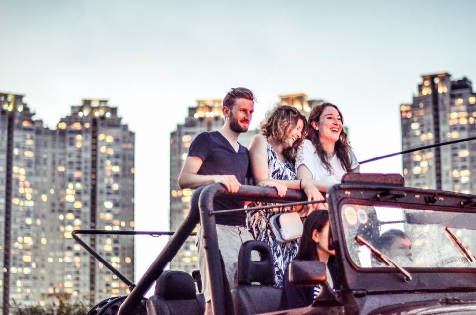 Saigon by Night: Private City Tour by Jeep and Skybar Drink - The night market stop: a chance to browse without derailing the tour