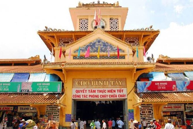 Saigon City One Day Discover By Cyclo Ride Private Tour With Guide - Opera House photo stop: quick and iconic