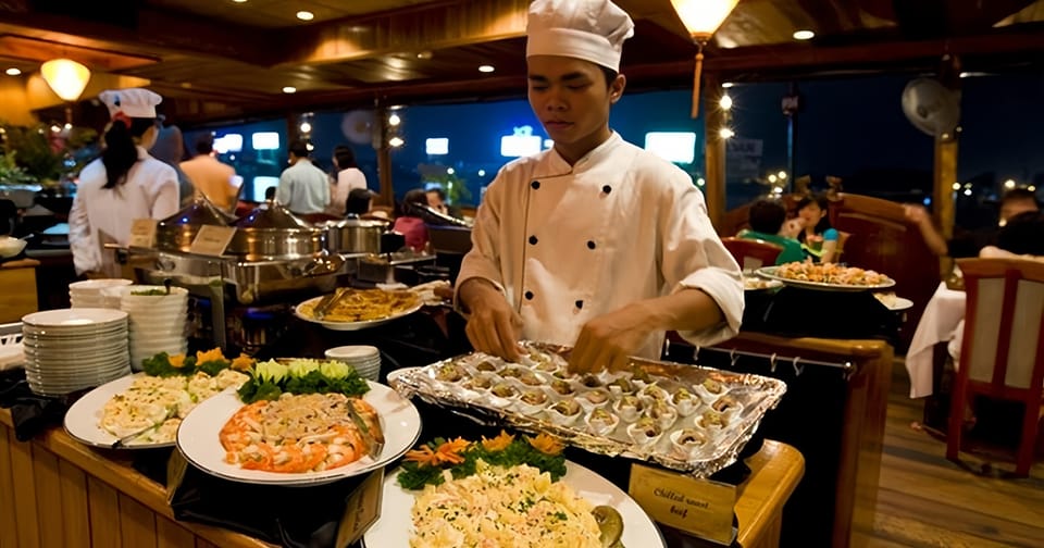 Saigon Dinner On Cruise Tour - Music, dance, and the atmosphere: romantic, not just a ride