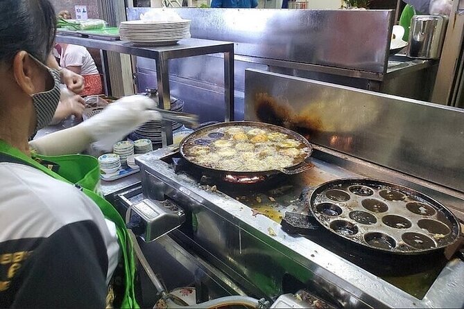 Saigon Evening Walking Street Food Tour - Pacing, group size, and what to expect from the walk