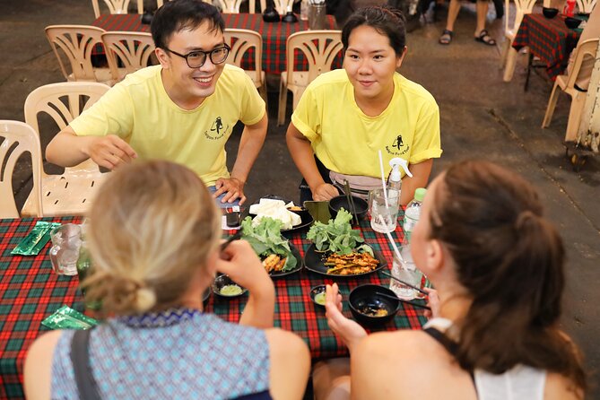 Saigon Night Street Food and City Tour on Scooter - Finishing with Vietnamese desserts: the sweet landing