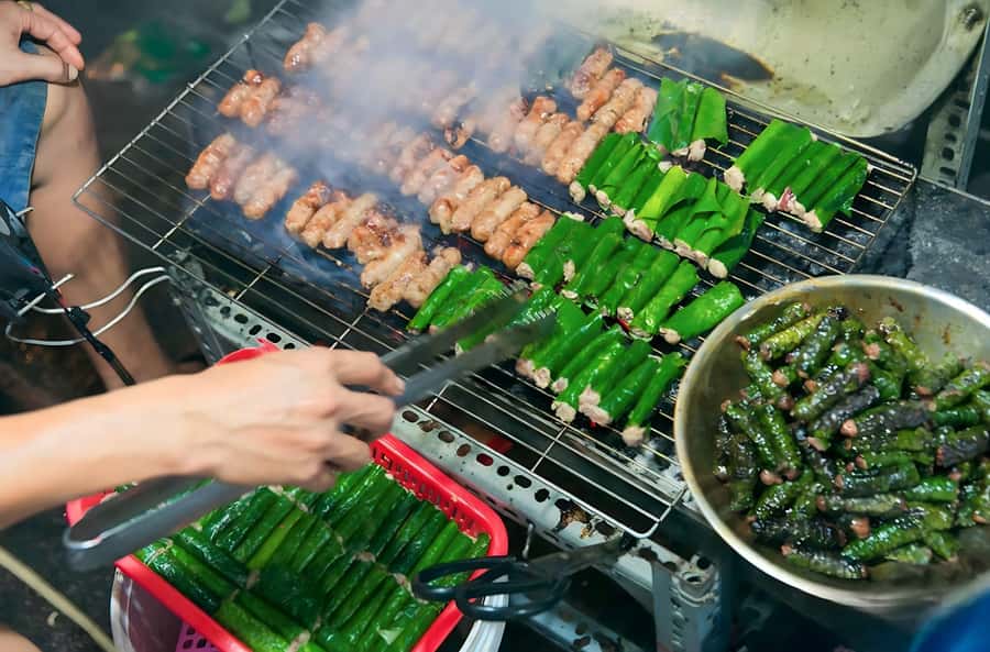 Saigon: Private Backstreets Walking Food Tour - Why this Saigon backstreets food tour is such a smart way to eat