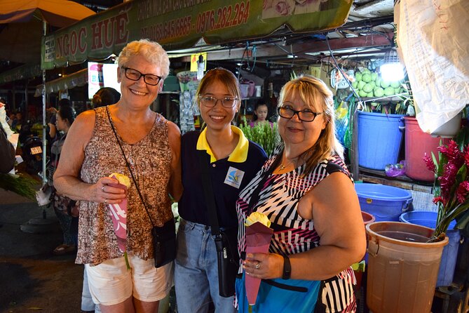 Saigon Street Food By Night - Foodie City Private Tour With Local Guide - Ho Thi Ky Flower Market: the quick start that sets the mood