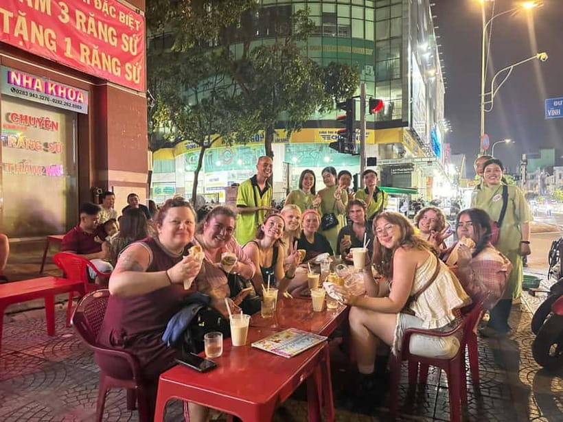 Saigon: Street Food Evening Walking Tour - Guides, group energy, and the “eat like locals” advantage