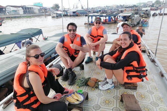 Saigon US Army Jeep Tours: History, Culture & Street Food - Craft time at Phuongnam Lacquerware: the practical art stop