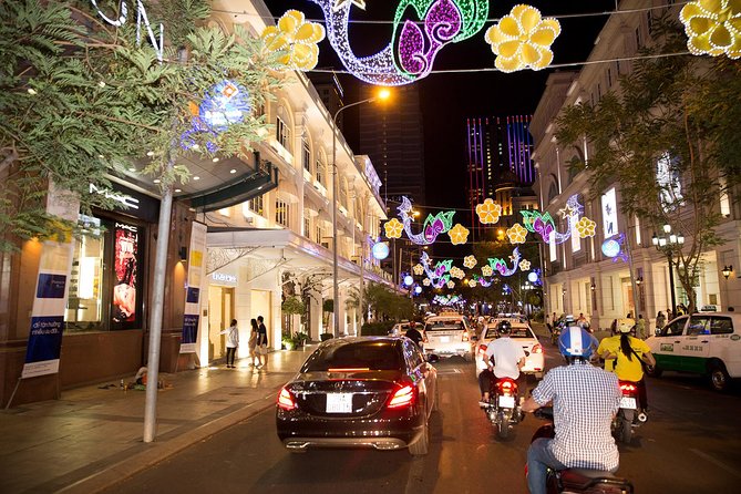 Saigon Vegan Food Tour on Scooter - Vegan dinner by scooter: the best way to see Saigon at 5:30 pm