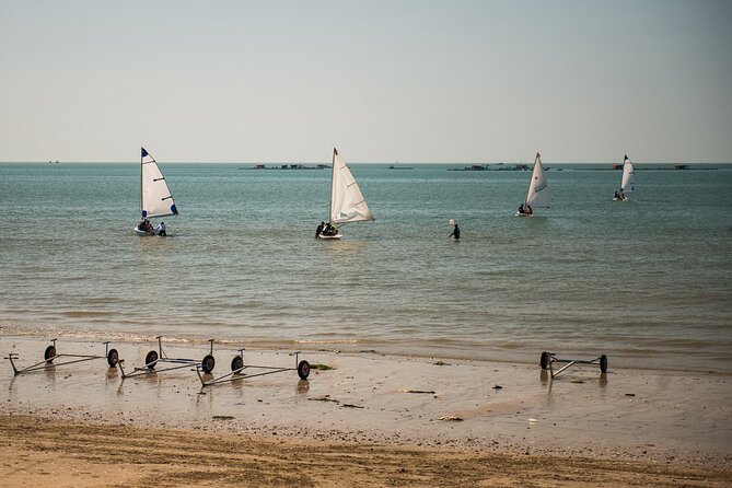 Sailing lessons - Morning lessons (9:30–11:30) and why the wind schedule matters