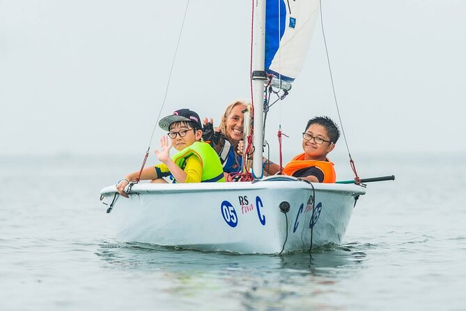 Sailing lessons - The beachfront location near local fishermen (real Mui Né energy)