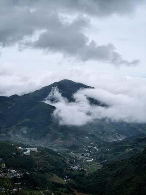 Sapa 2-Day Trekking Tour – Explore Villages & Scenic Trails - Day 1 in Sapa: from Sapa town into Muong Hoa Valley villages