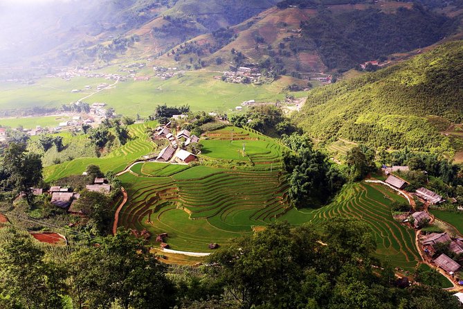 Sapa 2 Day Trekking with 1 Night Homestay - Day 1 from Sapa to Ta Van: Y Linh Ho and Lao Chai lunch