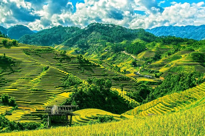 Sapa 2 Days 1 Night from Hanoi - Hotel Stay - Stop 1: Ta Van Village area via Lao Chai and local market moments