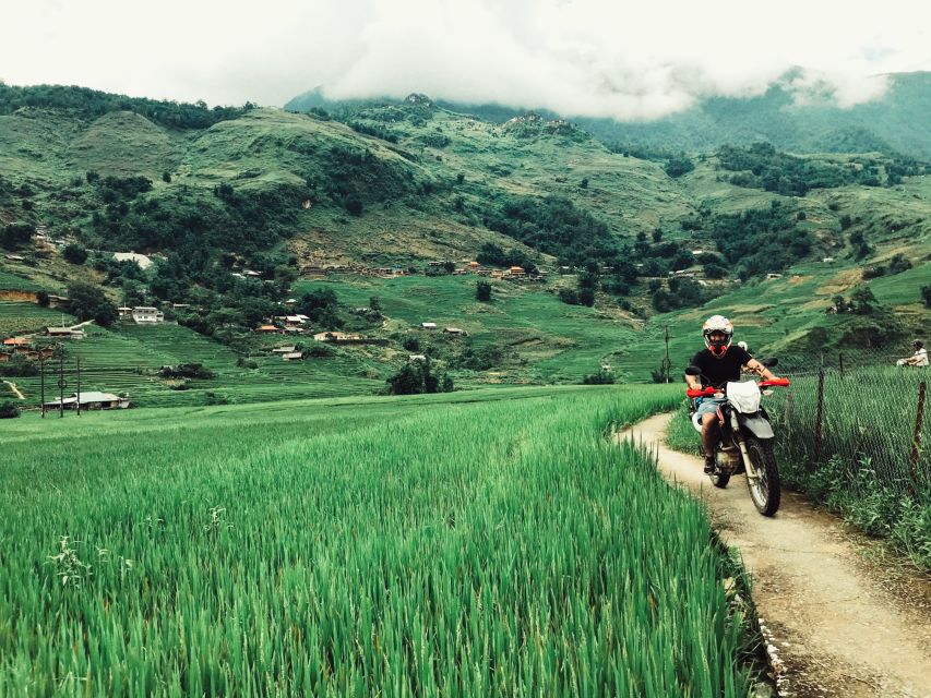 Sapa: Local Exploration on a Guided Motorbike Tour - Sunset on the mountain top: how to get the best light and still stay sensible