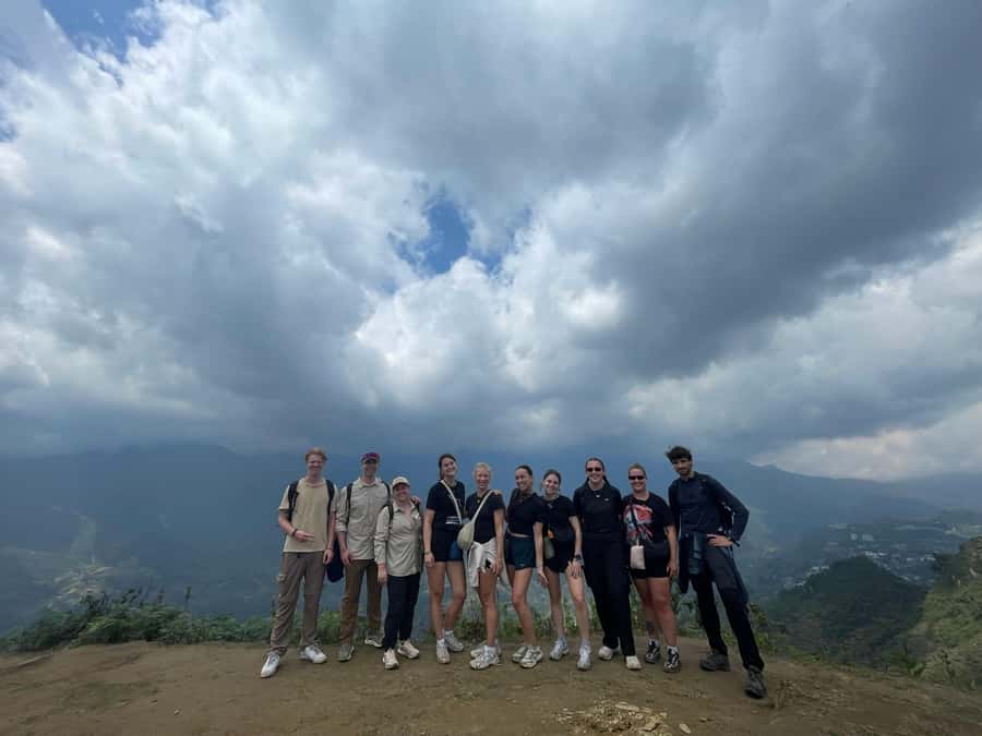 Sapa: Muong Hoa Valley View & Villages Trek with Local Guide - Hang Da and the Black Hmong story on foot