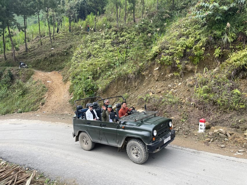 Sapa Open Air Jeep Half Days Off the Beaten Track, Backroad - Vintage car stop: a quirky photo break