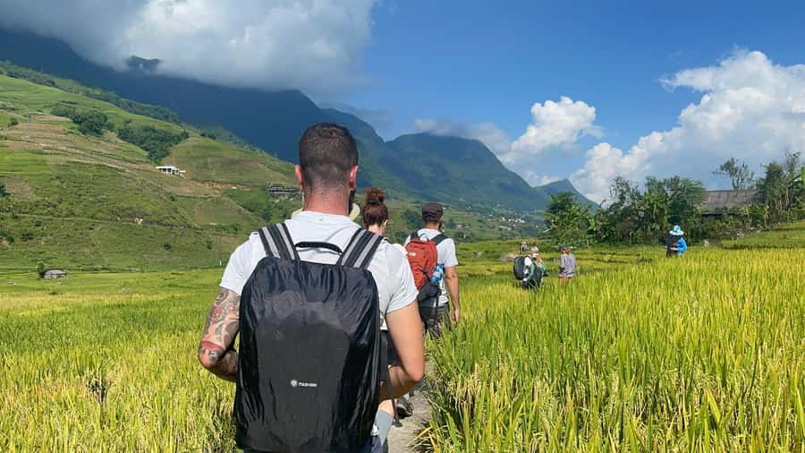 Sapa: Private The Most Beautiful Terraced Fields Trekking - Lunch at a Village Restaurant: Timing, Options, and Real-Life Break