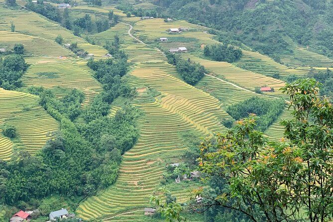 Sapa The Hidden Trail Trek 1 Day - Mountain & Rice Valley - Hang Da Village: rocks, panorama, and H’Mong life